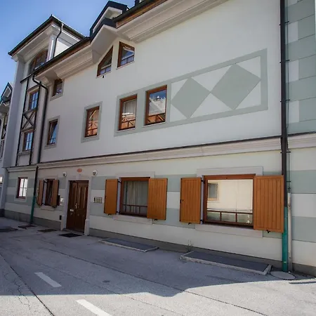 Tinka * Kranjska Gora